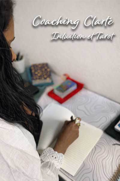 coaching-clarte-intuition Leslie fait une séance de coaching de vie et intuition à l'aide du tarot